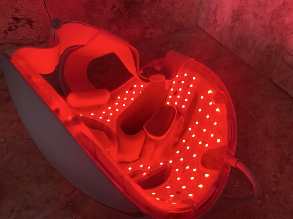Shark CryoGlow LED Maske“: „Innenansicht mit Rot und Infrarot LEDs“