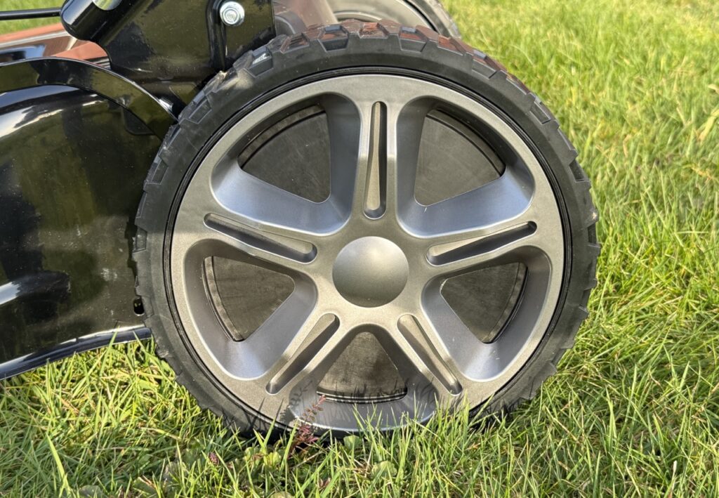 ONBEST TXC-3653E: Hinterrad in Detailansicht