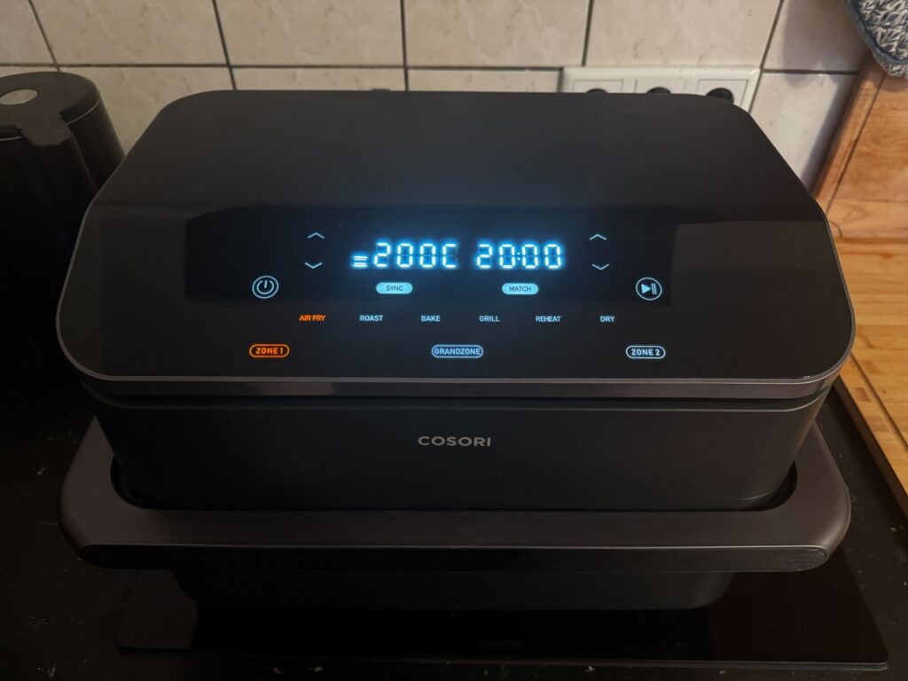 COSORI DualBlaze TwinFry: Touch Bedienfeld mit Programmen sowie Sync und Match