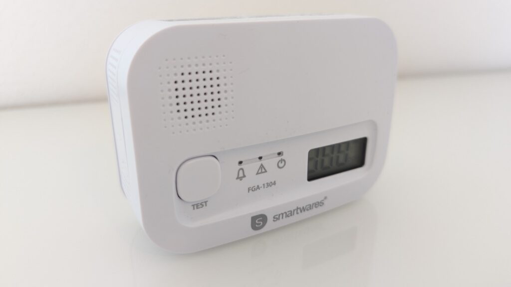 Smartwares FGA-1304: Seitliche Ansicht mit Fokus auf das Display