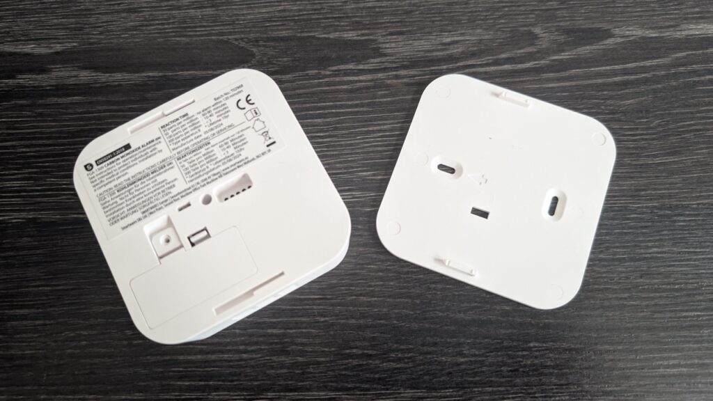 Smartwares FGA-1309: Rückseite geöffnet