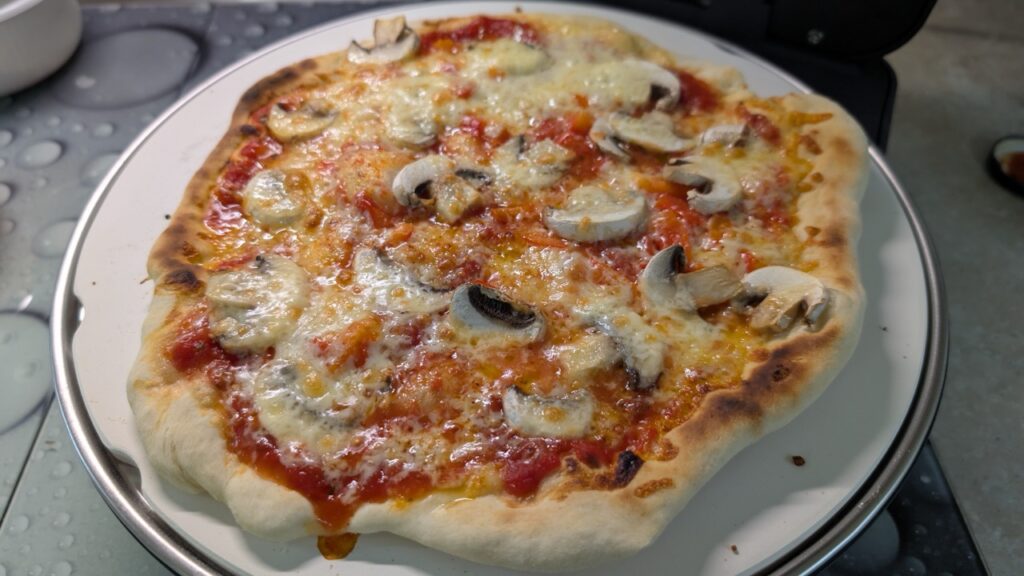 G3Ferrari Pummarola: Knusprige Pizza in echter Pizzeria-Qualität