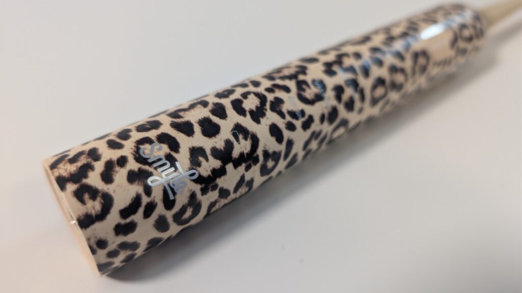 Smyle E-Brush SR-T2406: Gehäuse mit Panther-Muster und Logo