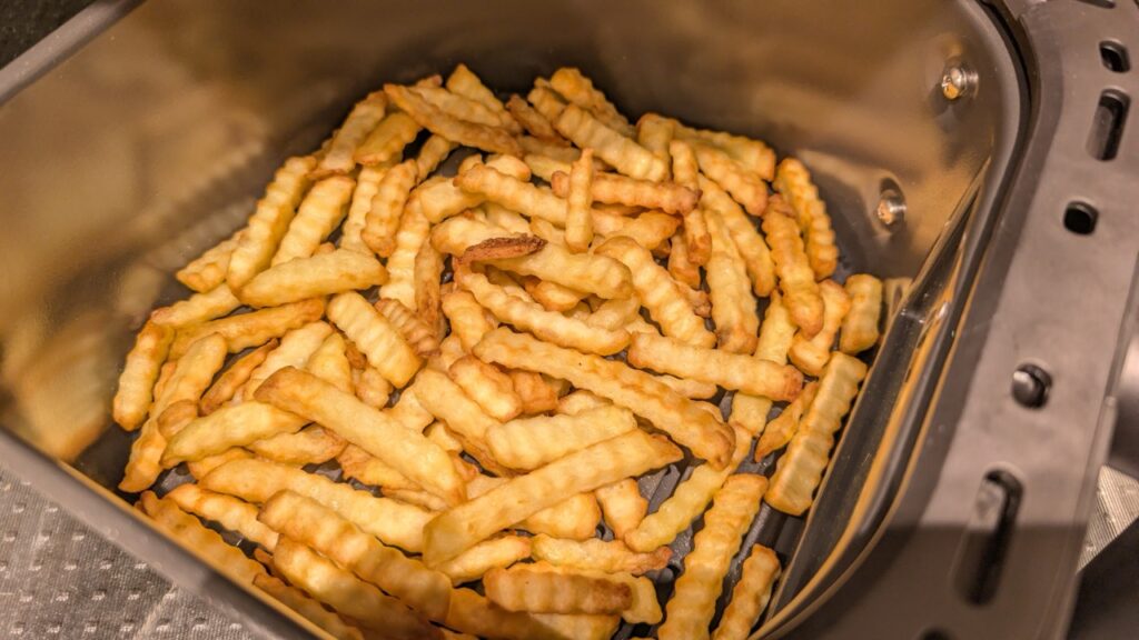 Braun MultiFry 5 HF 5075I: Pommes frites Ergebnis im Garkorb