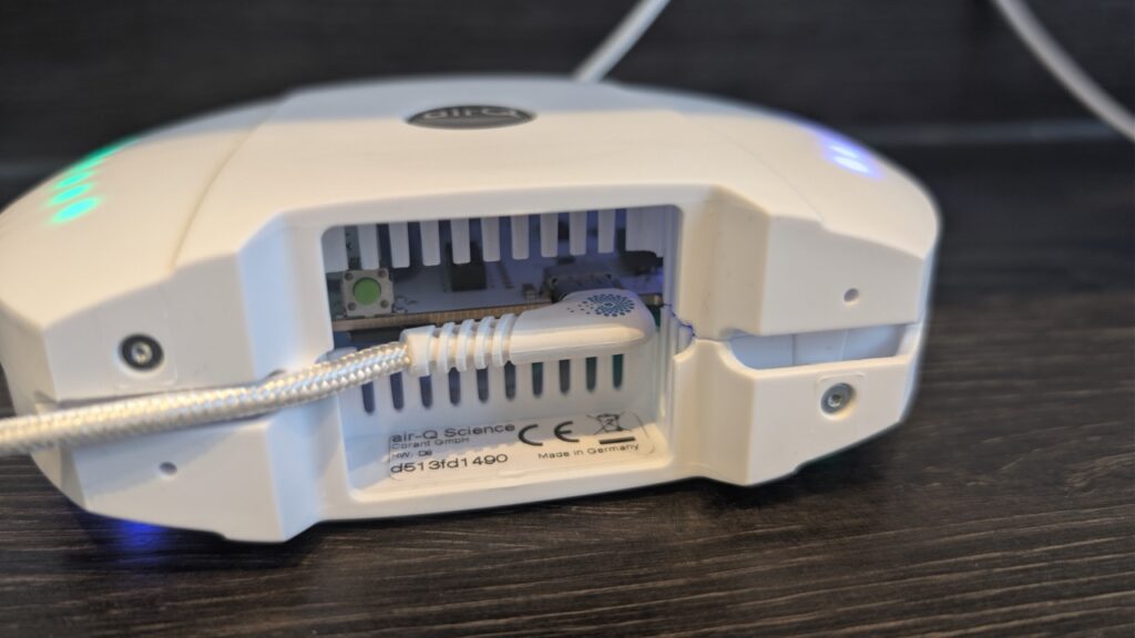 air-Q Science: Unterseite mit USB-Typ-C-Anschluss