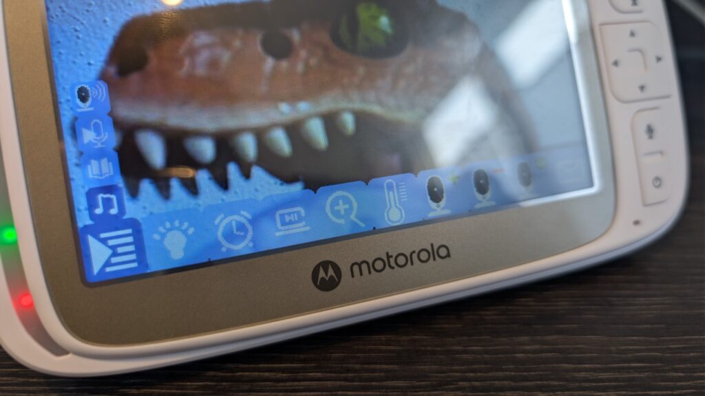 „Motorola VM85 Connect“: „Display mit eingeblendeten Funktionen wie Temperatur, Zoom und Audio“