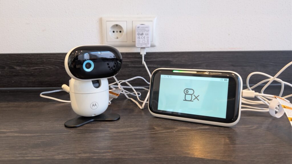 „Motorola Nursery PIP1710 Connect“: „Kamera und Monitor im Überblick“