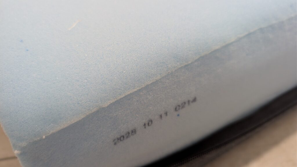 „Arensberger SARA Gelschaum-Matratze“:„Nahaufnahme des Gelschaum-Kerns“