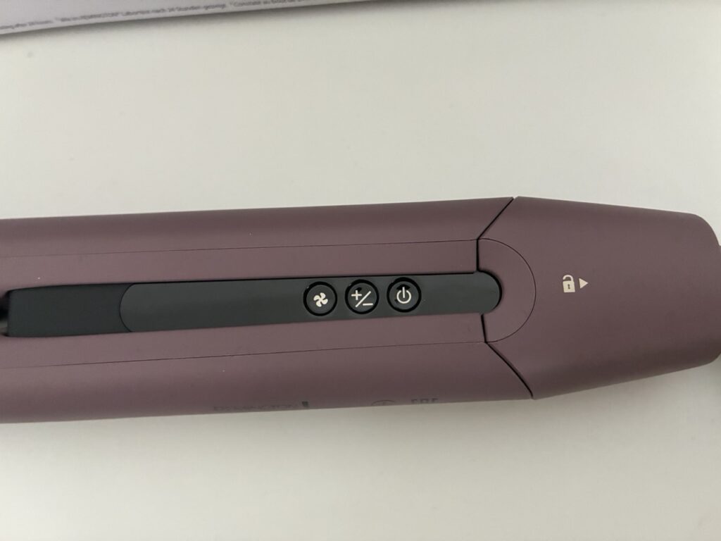 „Remington AIRvive S8930“:„Bedienelemente am Gerät im Detail“