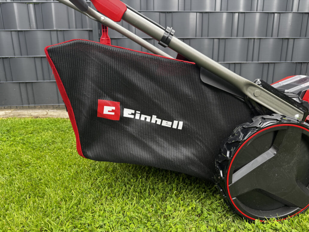Einhell GP-CM 36/47 S Li BL: Großer Fangkorb mit 65 Litern