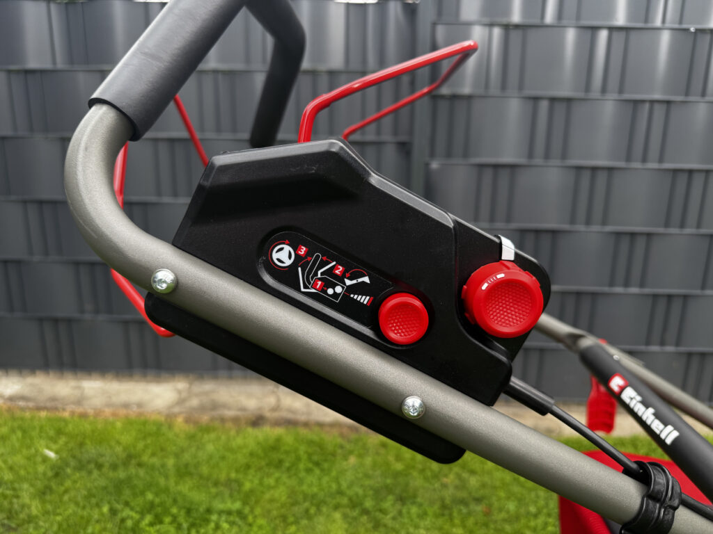 Einhell GP-CM 36/47 S Li BL: Übersichtliches Bedienfeld mit Startsystem