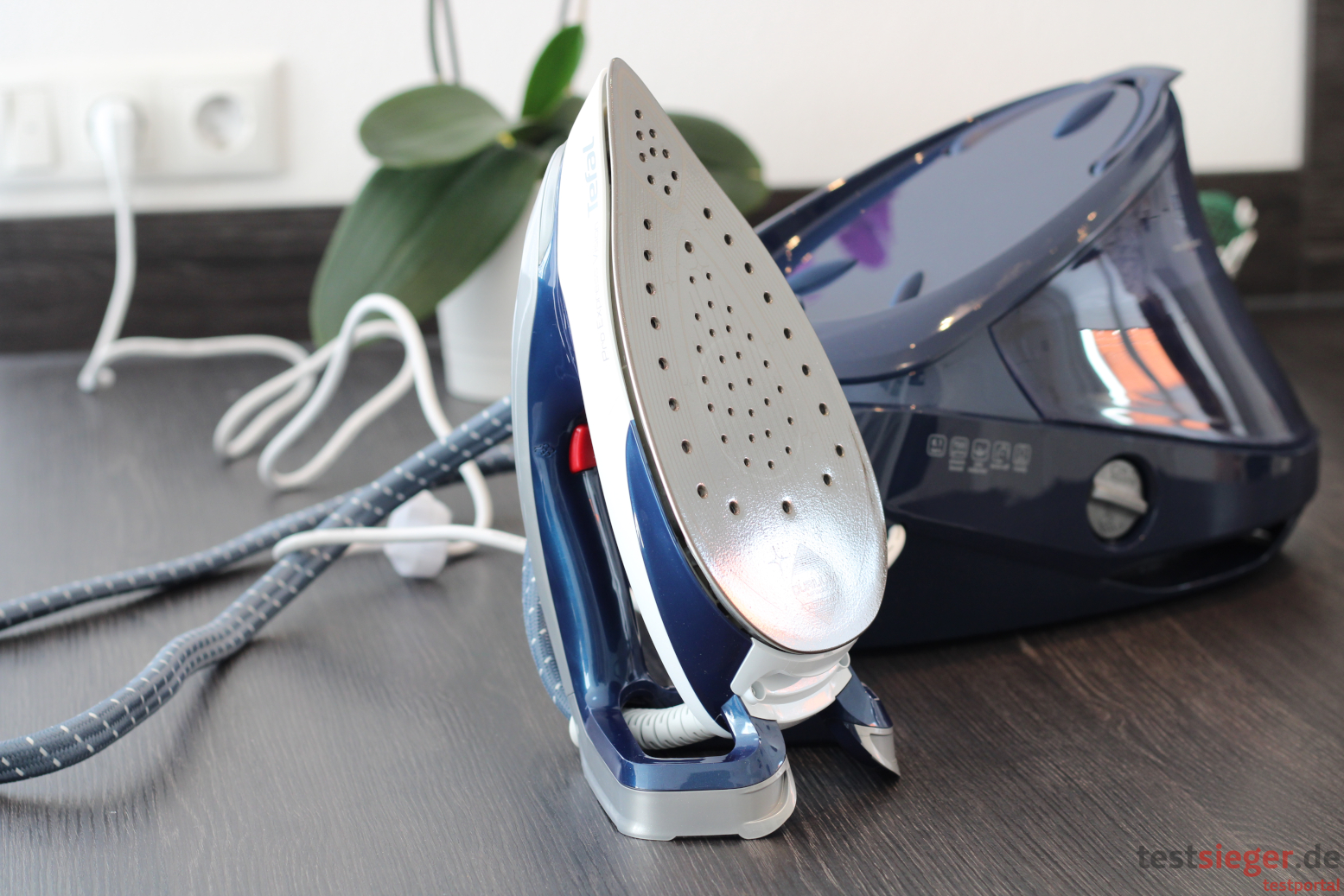 Tefal Pro Express Vision GV9812 Dampfbügelstation im Test | Testportal ...