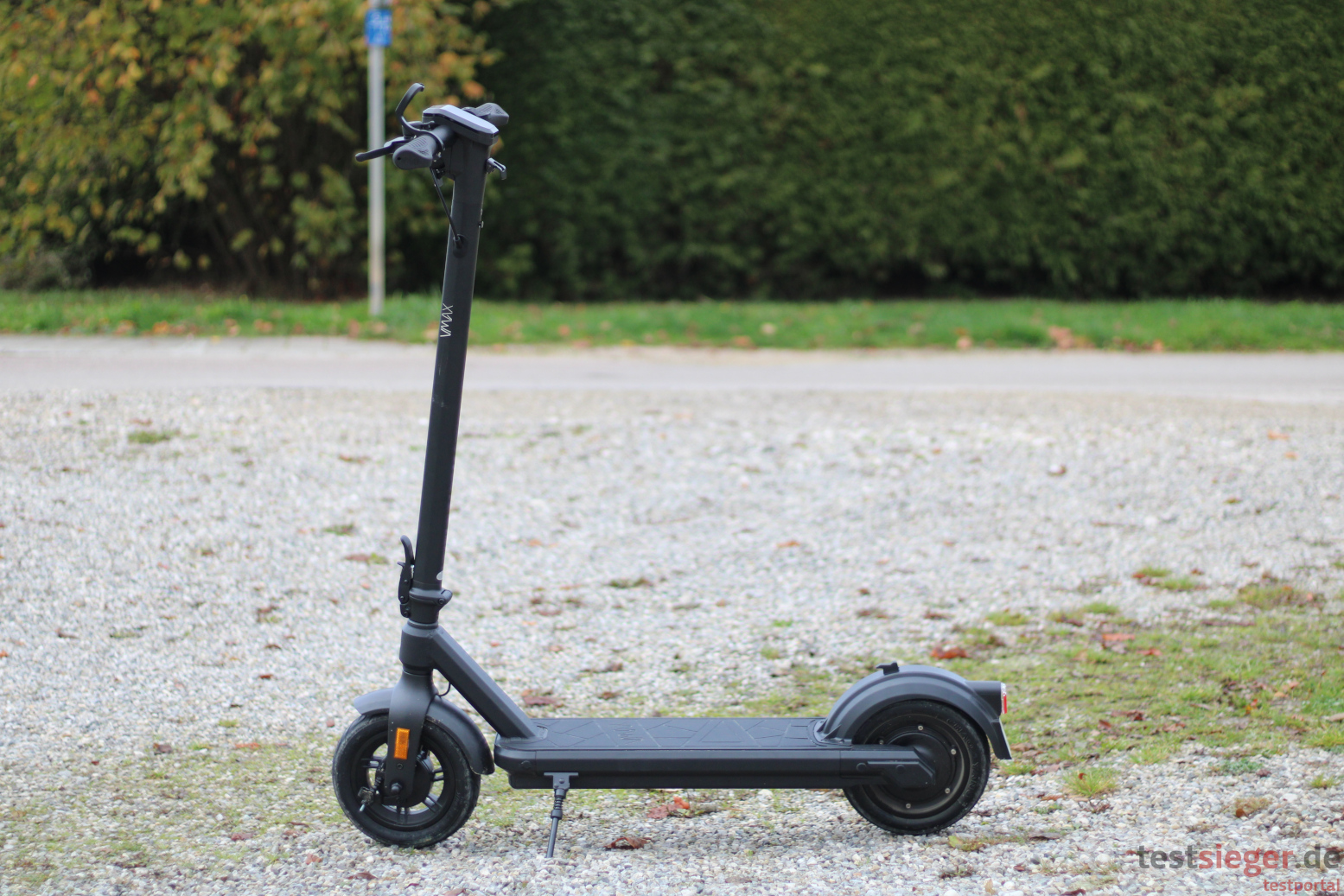 VMAX VX2 ST E-Scooter Seitenansicht im Freien