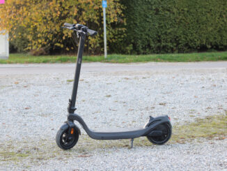 VMAX VX3 ST Gesamtansicht E-Scooter auf Schotter