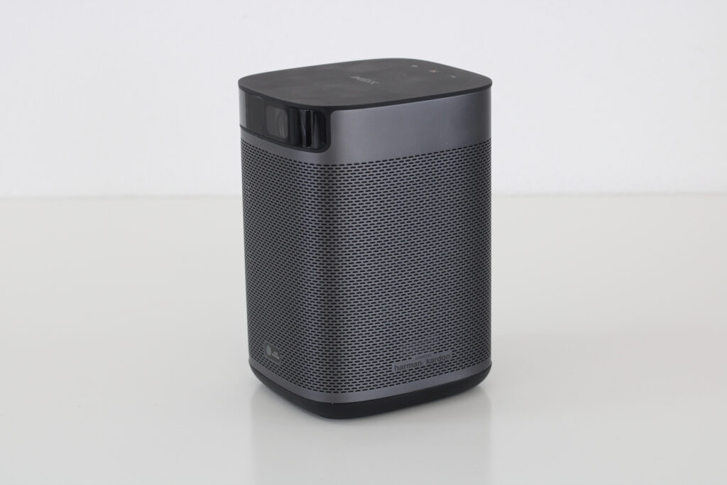 XGIMI MoGo Pro+ Mini-Beamer Gesamtansicht Schräg seitlich